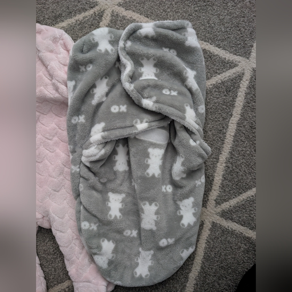 Bundle Baby Girls Fleece Footed Pajamas And Swaddle - Picture 6 of 7